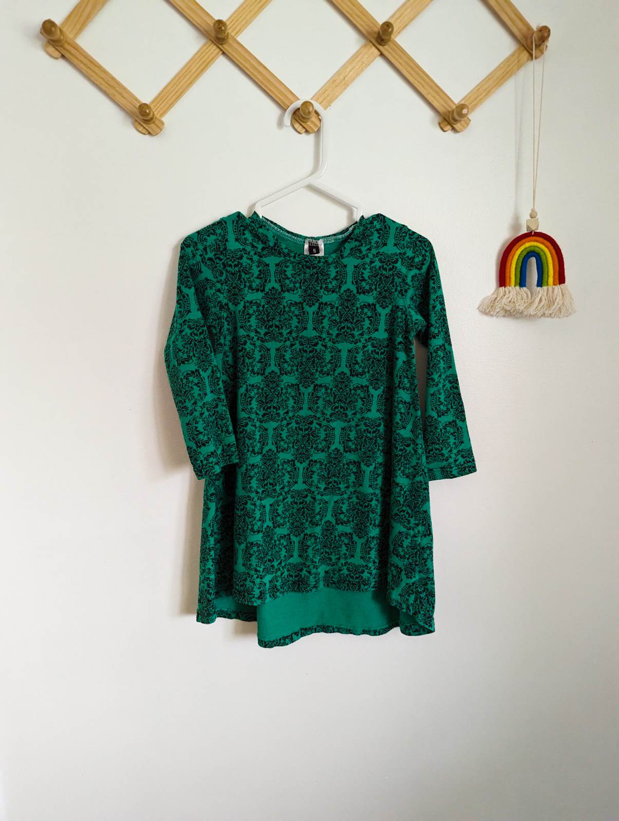 Kit & Colt Designs Green Long Sleeve Dress (5t)