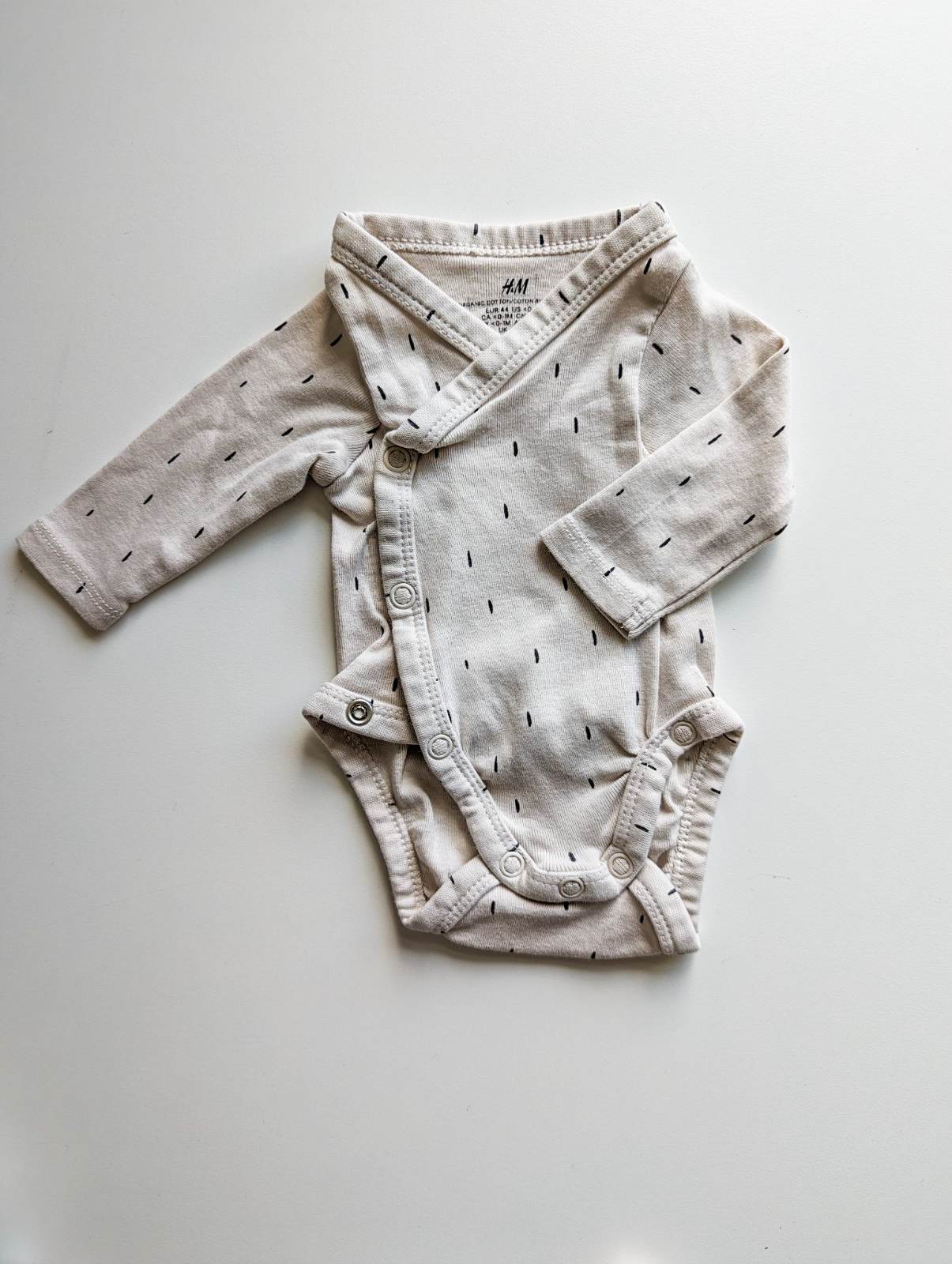 H&M Organic Cotton Long Sleeve Wrap Bodysuit in Cream (Preemie)