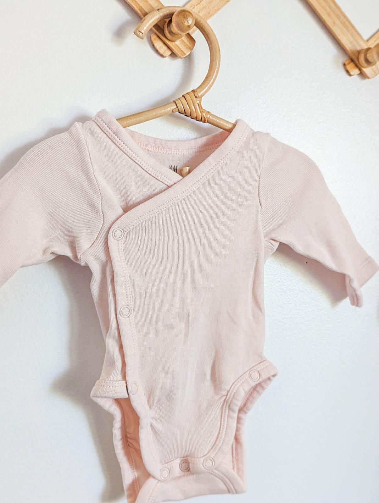 H&M Organic Cotton Long Sleeve Wrap Bodysuit in Pink (NB)