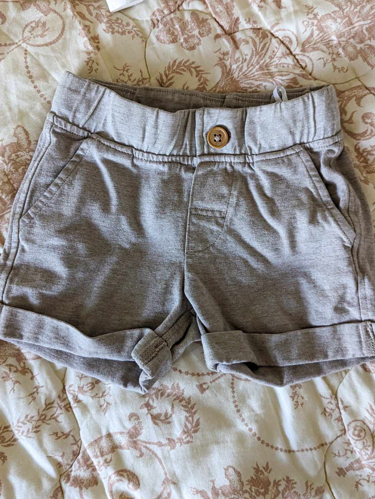 H&M Beige Cotton Shorts (4-6m)