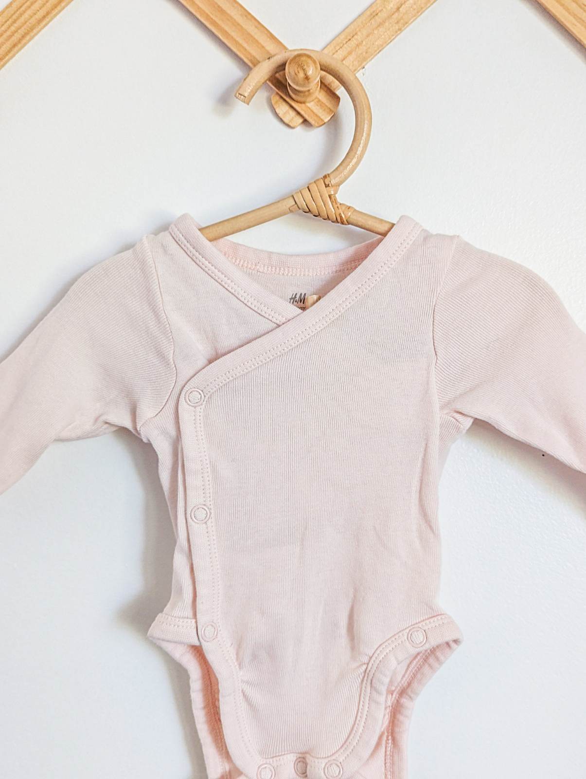 H&M Organic Cotton Long Sleeve Wrap Bodysuit in Pink (NB)