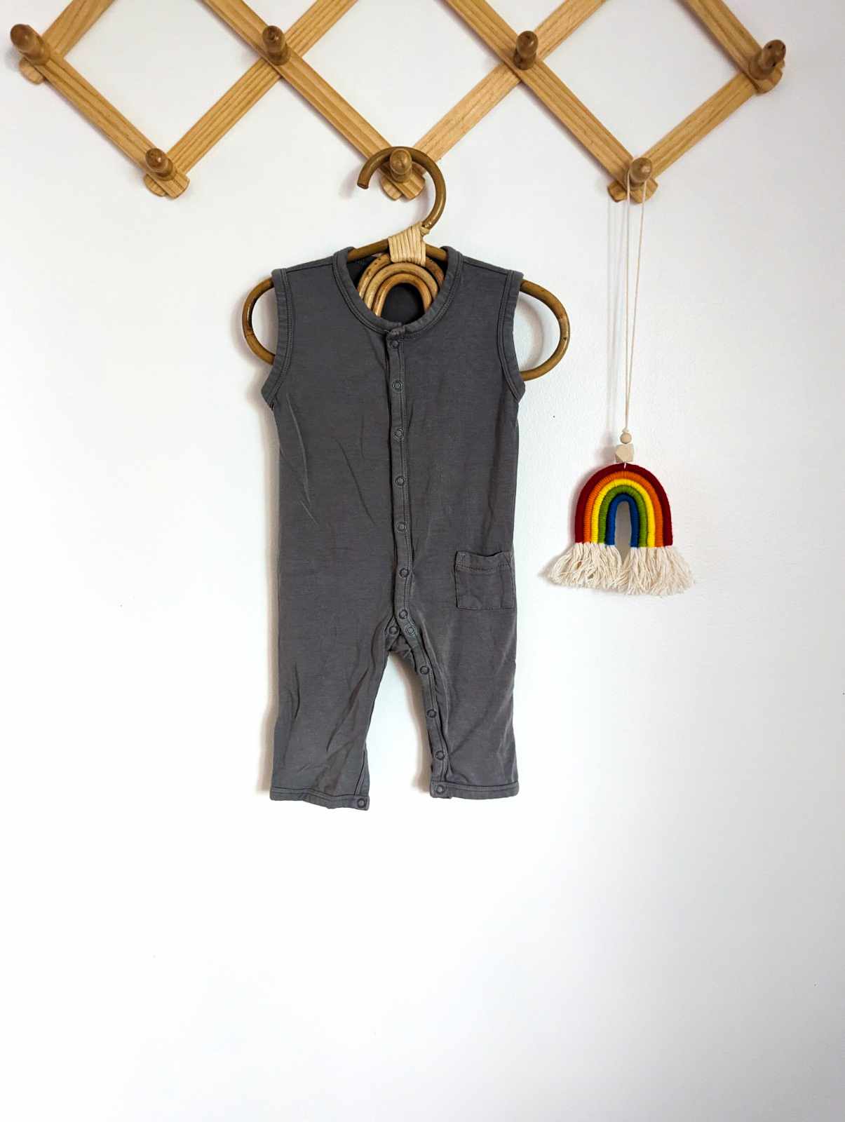 Kyte Baby Sleeveless Snap Romper in Grey (3-6)