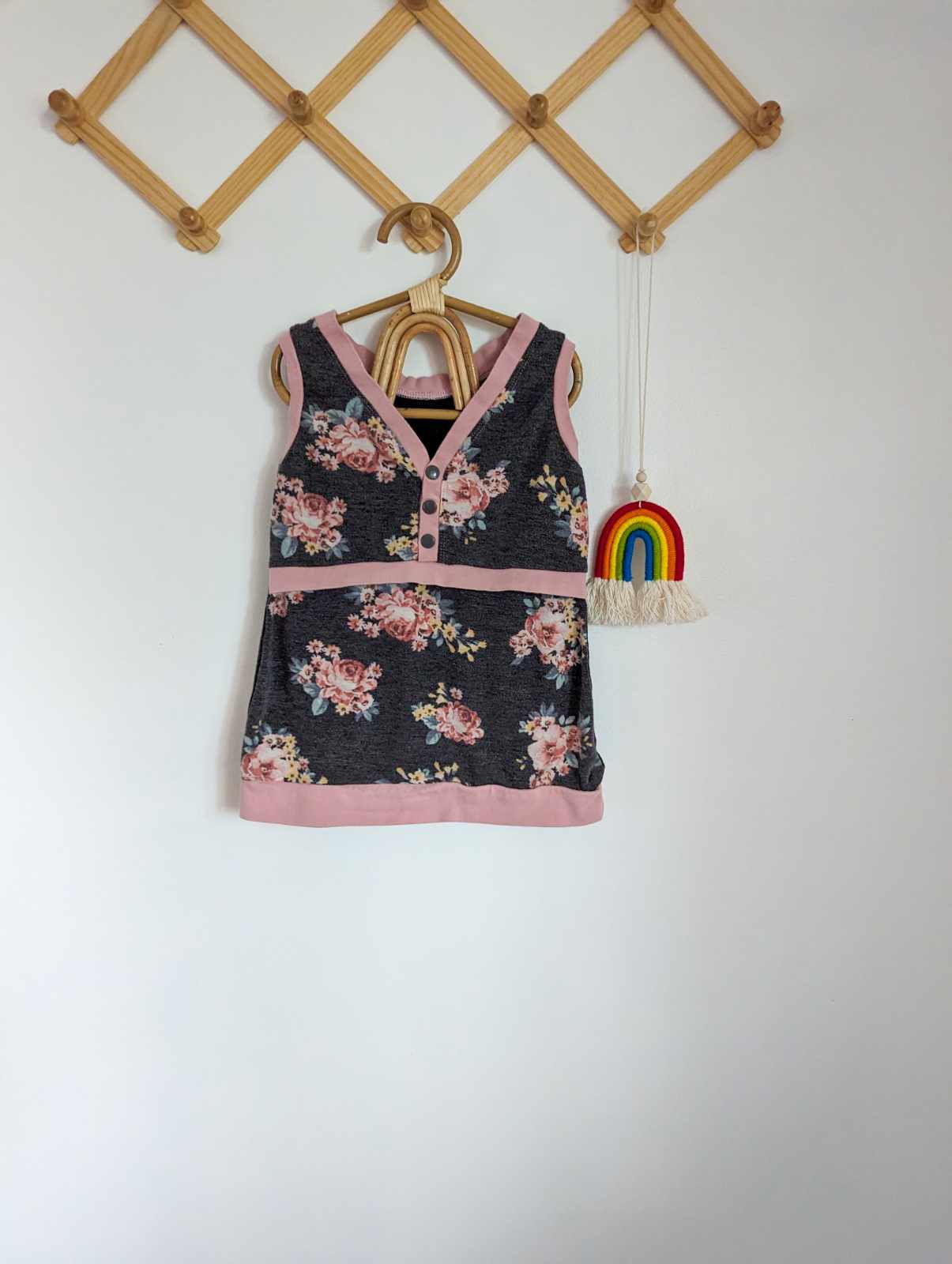 Handmade Sleeveless Top in Grey & Pink (3-4T)