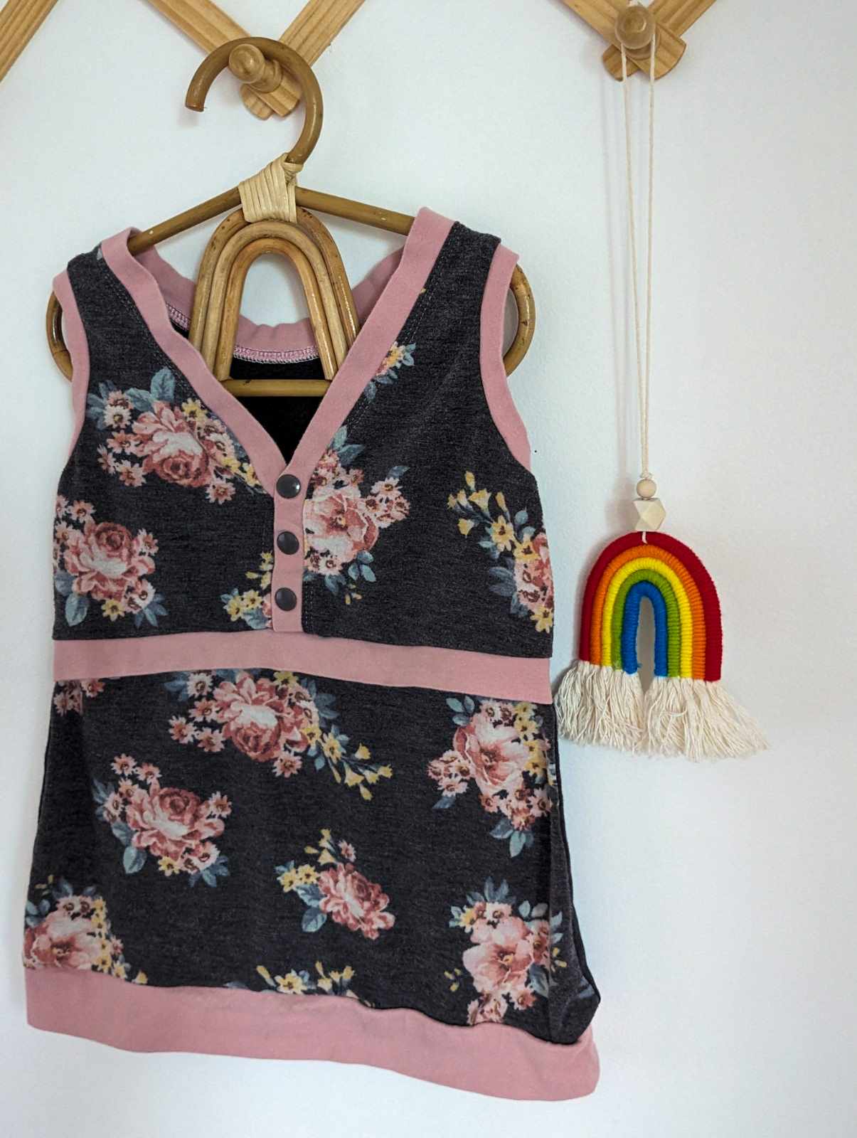 Handmade Sleeveless Top in Grey & Pink (3-4T)