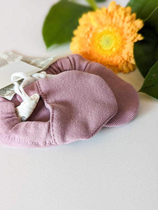 Kate Quinn Organic Cotton Booties in Lavender (0-3m)