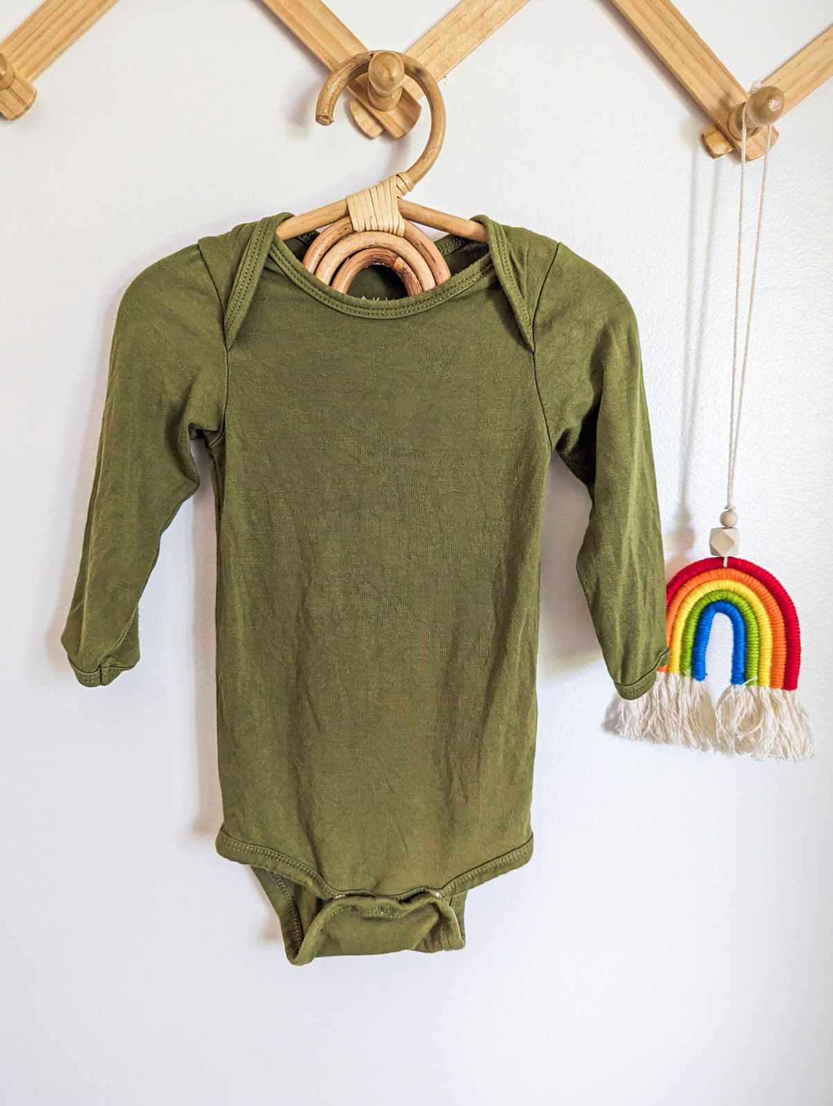 Kyte Baby Long Sleeve Bodysuit in Green (3-6)