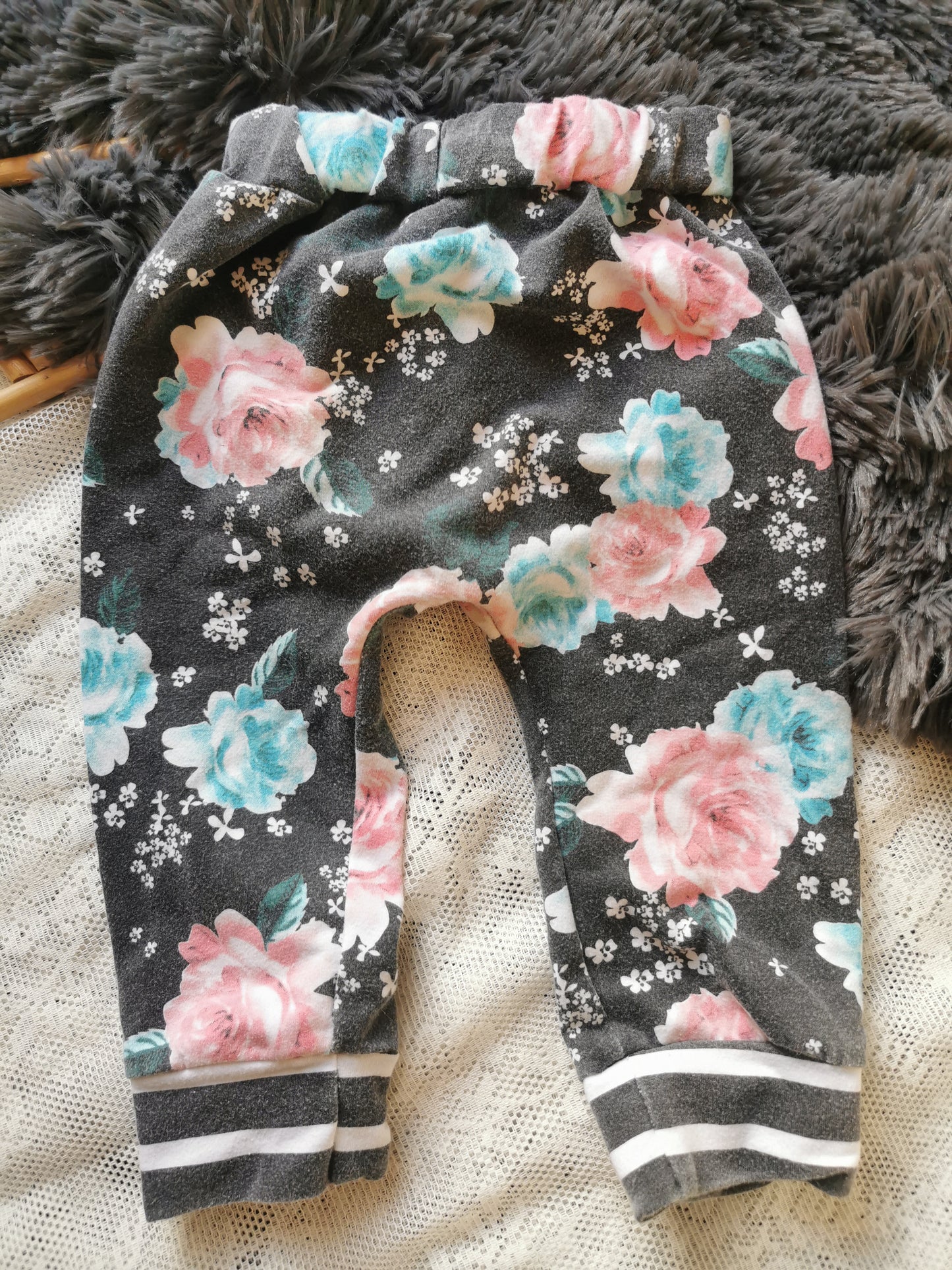 Unknown Brand Panda Pant in Dark Floral (6-12)