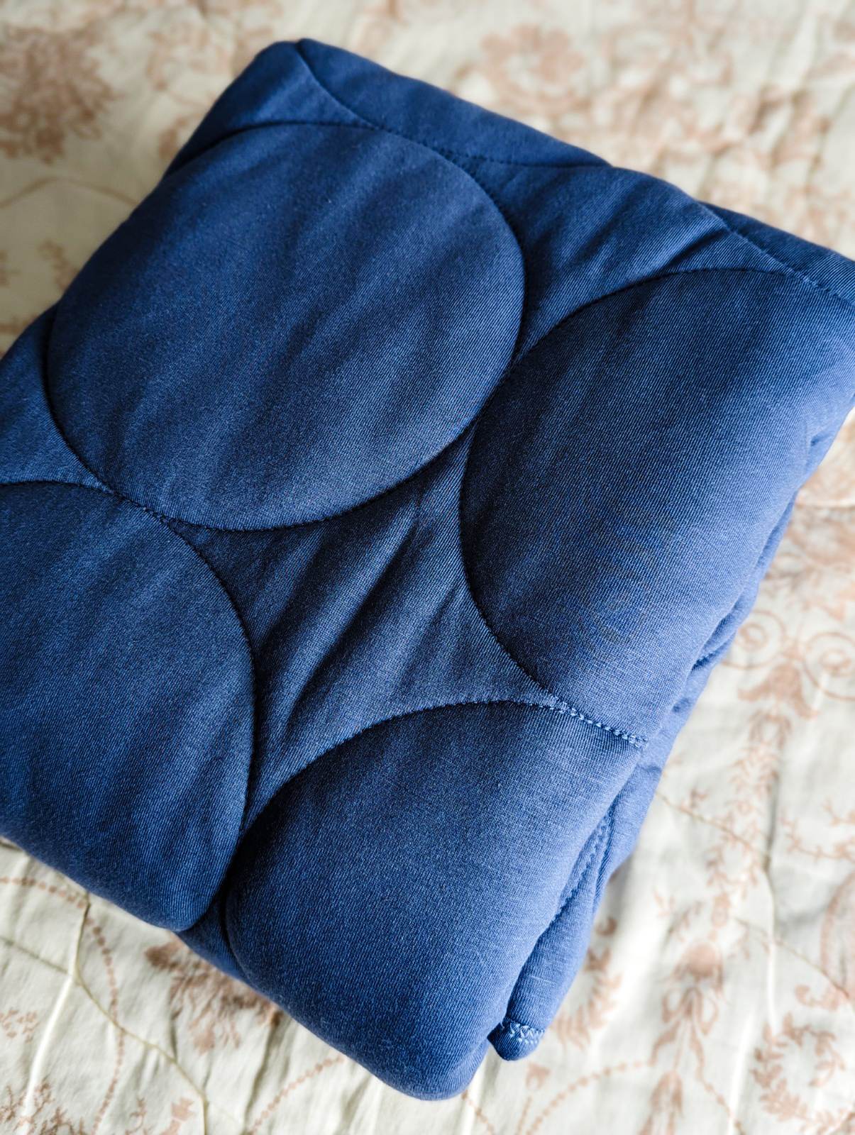 Kate Quinn Bamboo Classic Circle Quilt in Horizon Blue